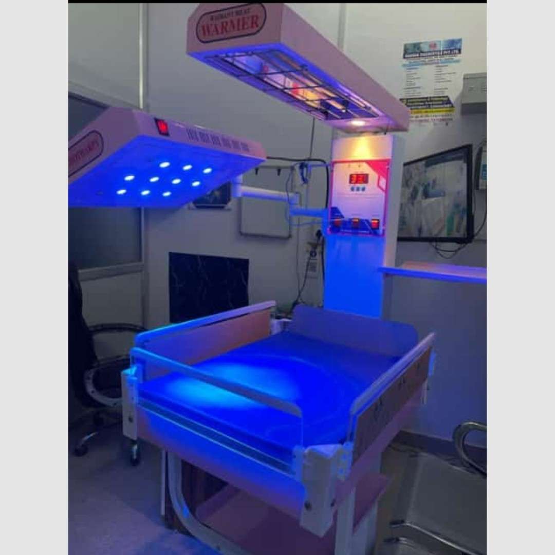 Infant Warmer With Phototherapy